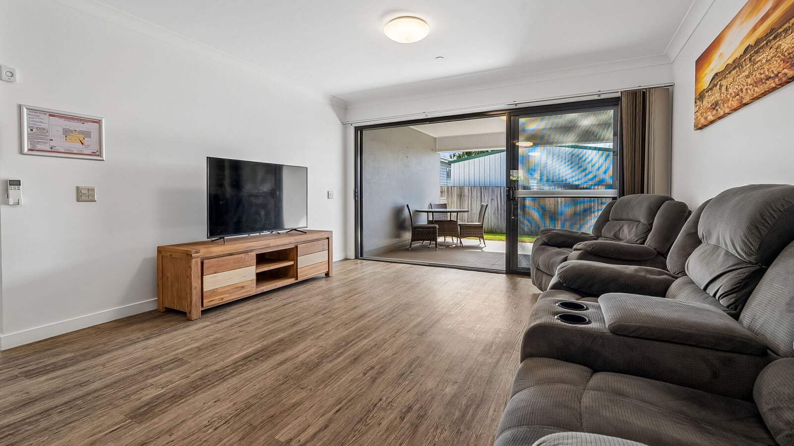 Svensson Heights_DAX40241P_LoungeTV_l
