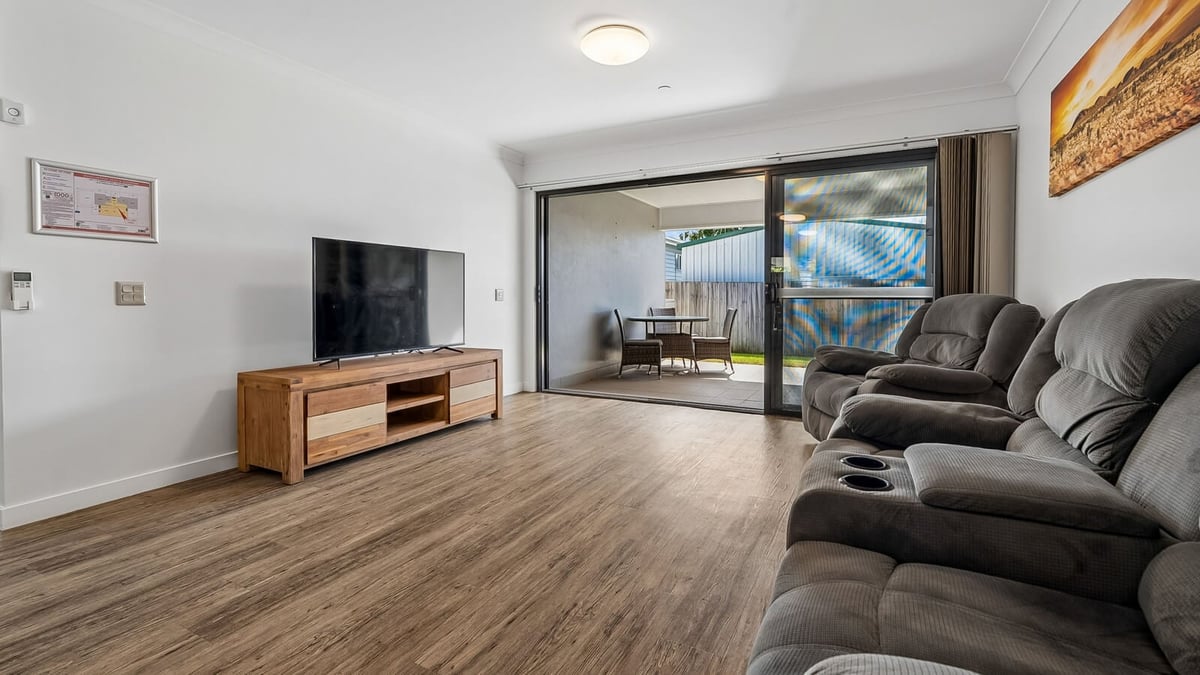 Svensson Heights_DAX40241P_LoungeTV_l
