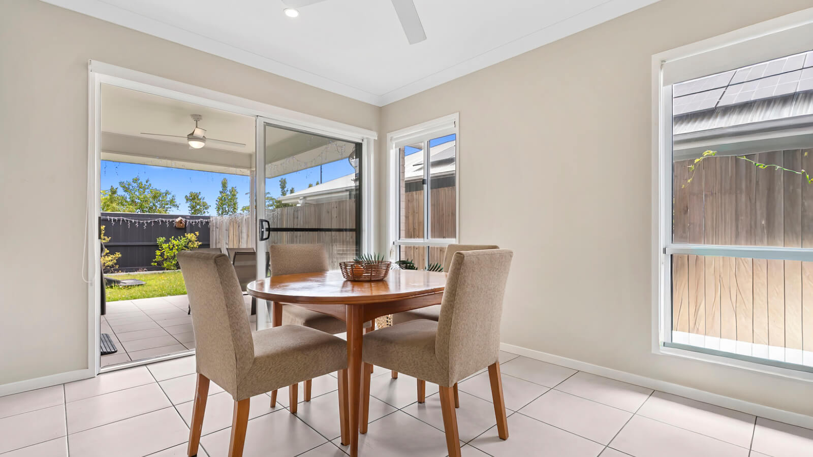 Banya-DAX40516H-l_02