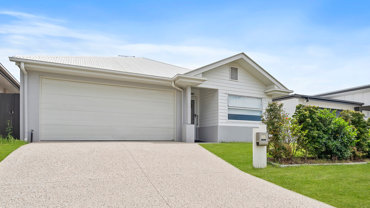 Banya-DAX40517H_1246x701_01