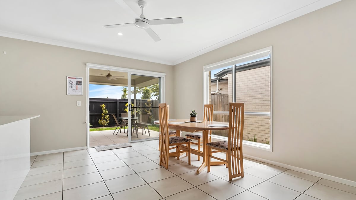 Banya-DAX40517H_1246x701_09