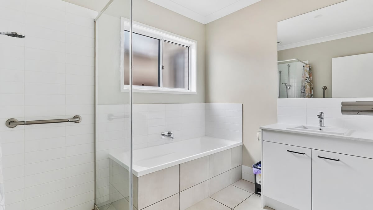 Banya-DAX40517H_1246x701_10