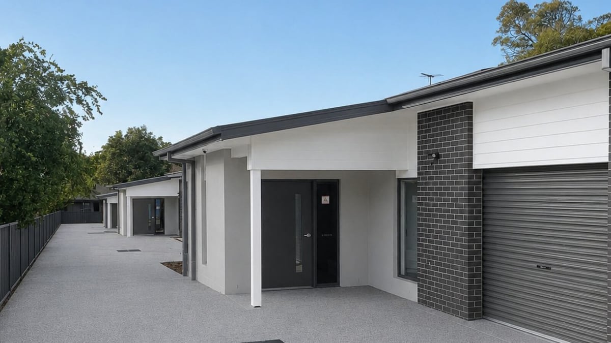 Woodridge_DAX 40608P_facade