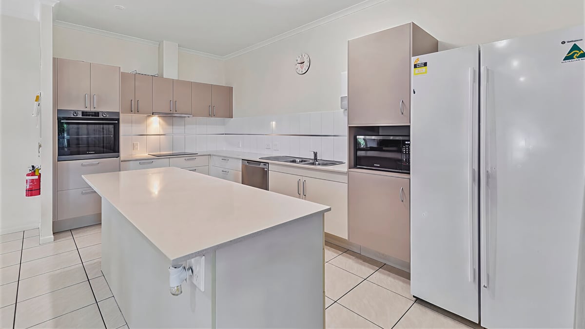 bentley-park-dax40351p-accommodation-large_05