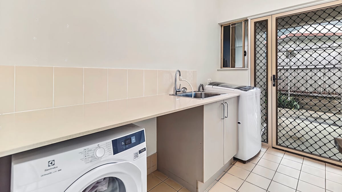 bentley-park-dax40351p-accommodation-large_08