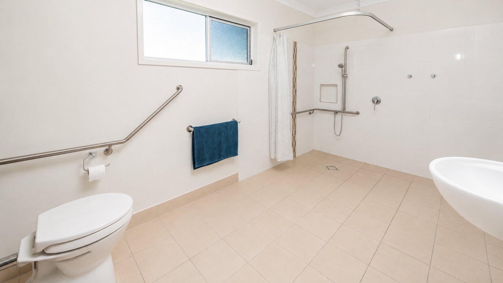 norman-gardens-dax40268P-accommodation-01-l