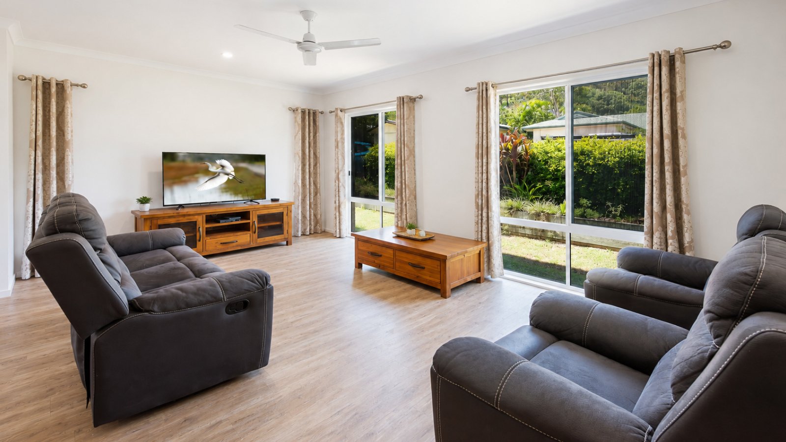 norman-gardens-dax40268P-accommodation-06-l