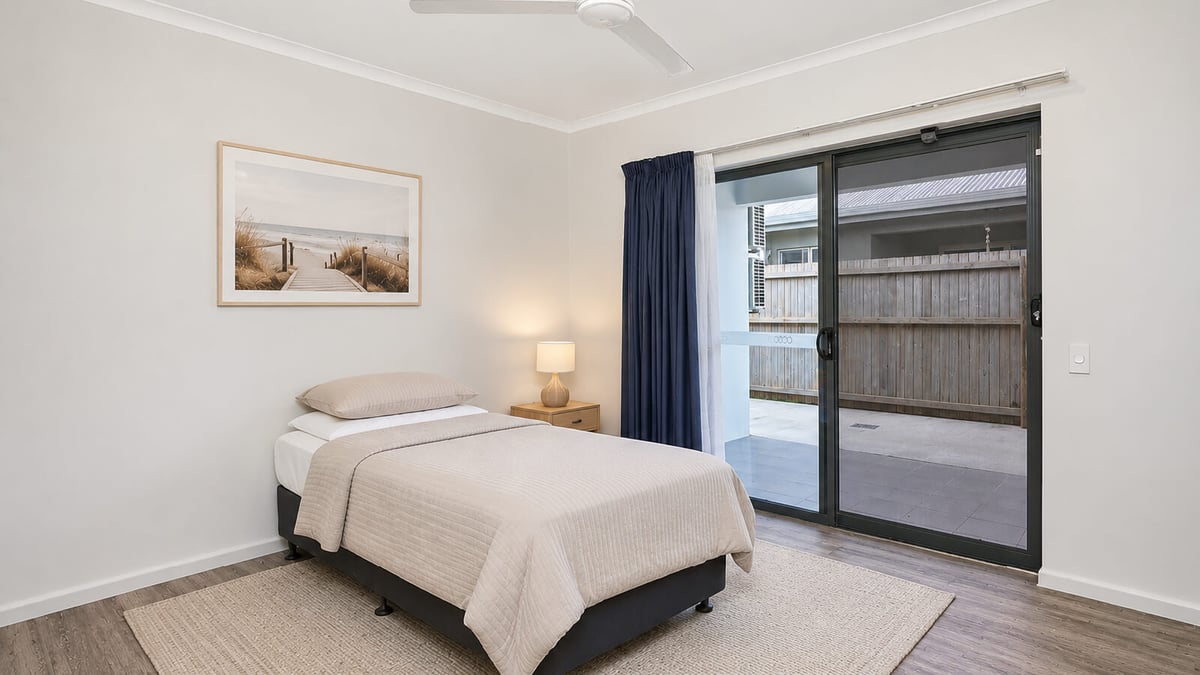 white-rock-dax40345p-accommodation-l_06