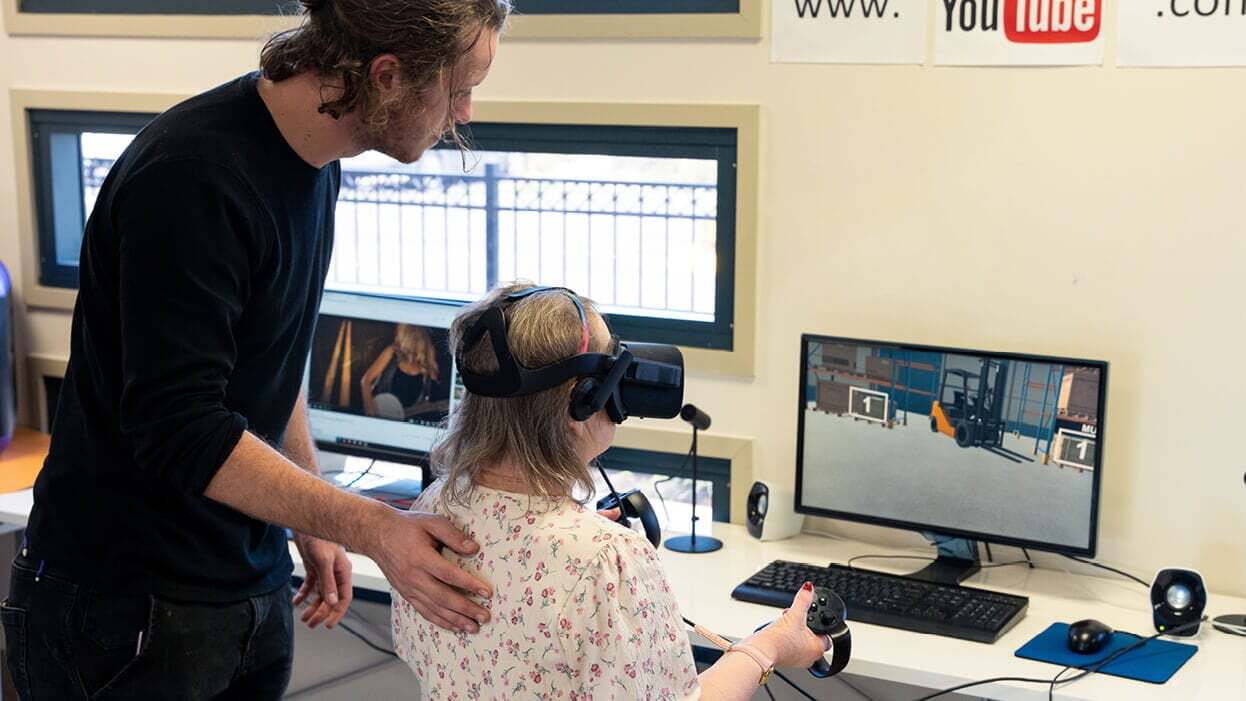 VR-learning-develop-skills-large