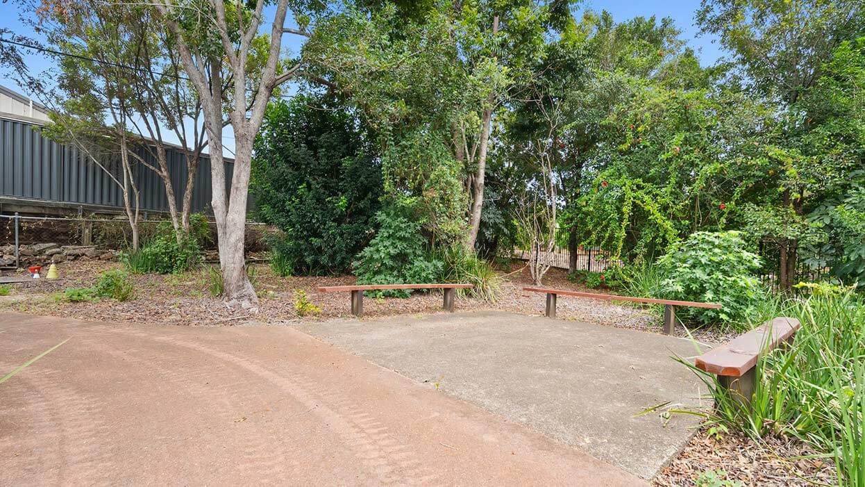 Highworth-DAX40156P-16